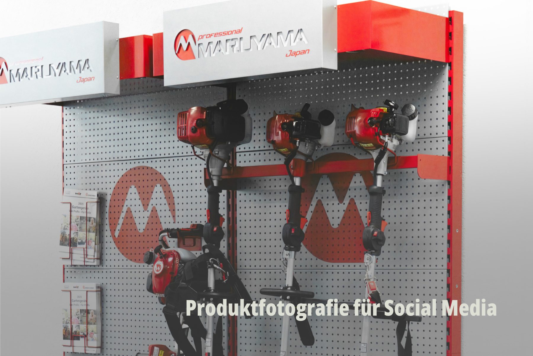 Produktpräsentation von Maruyama Motorsensen an einer Verkaufsstation; Werbefotografie für den Point of Sale; hostettler motoren ag. | SR-STUDIOS