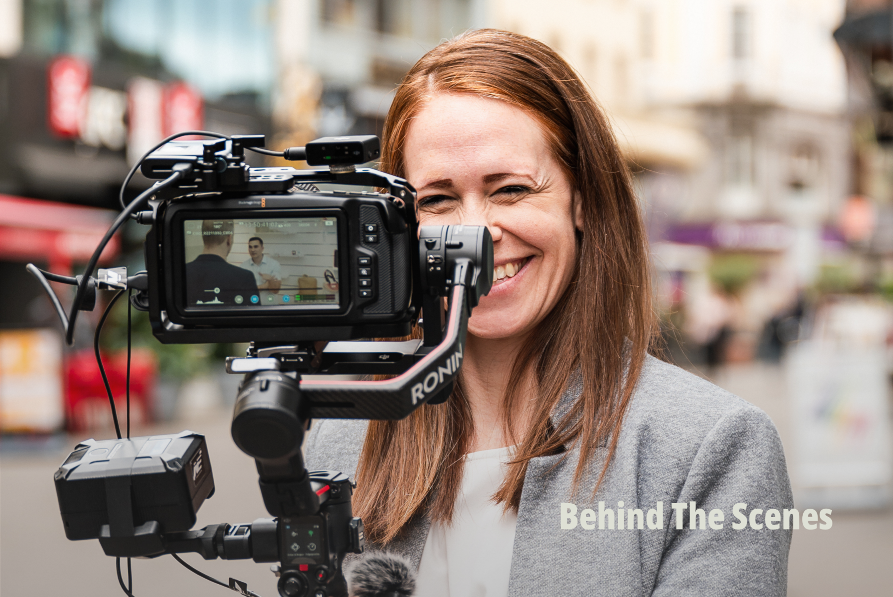 BTS Shot; IWB Mitarbeiterin vor der Kamera; Professionelle Videoproduktion für Tage der Sonne; Ronin Gimbal. | SR-STUDIOS